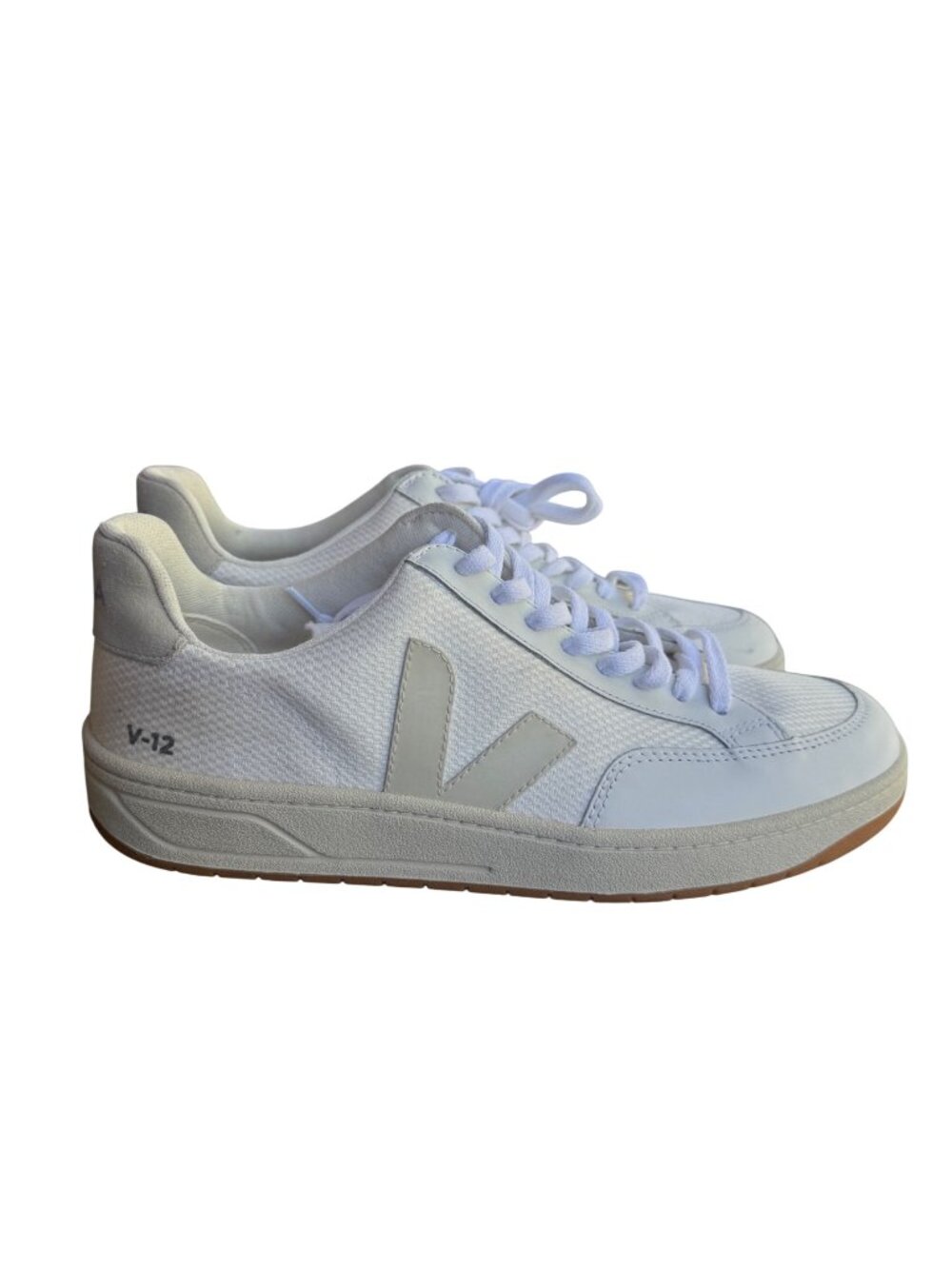 Veja V-12 Mens Shoes Size 10 EUR 43 White Leather Mesh Sneakers Gum Sole XD02233